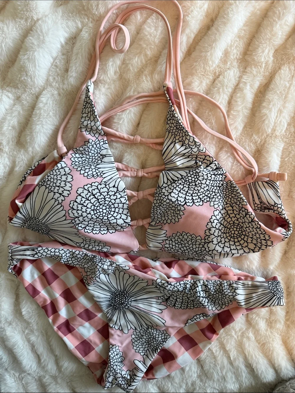 BUNDLE SIZE M  Women’s Bikini Tops sets